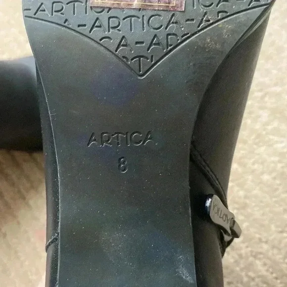 ARTICA Leather Ankle Boots, small medium heel, black, size 8.